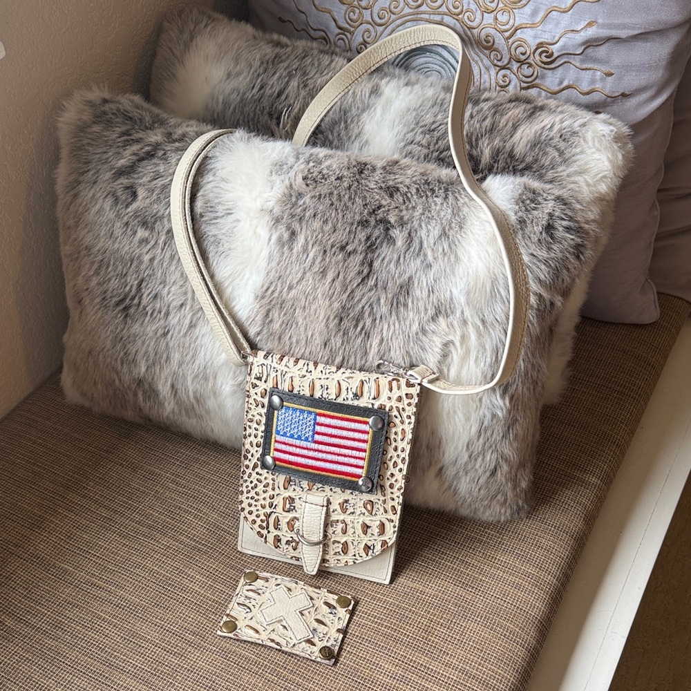 Sue Mini Crossbody w/ 2 removable patches from Pure Dixie - Picture 11 of 11